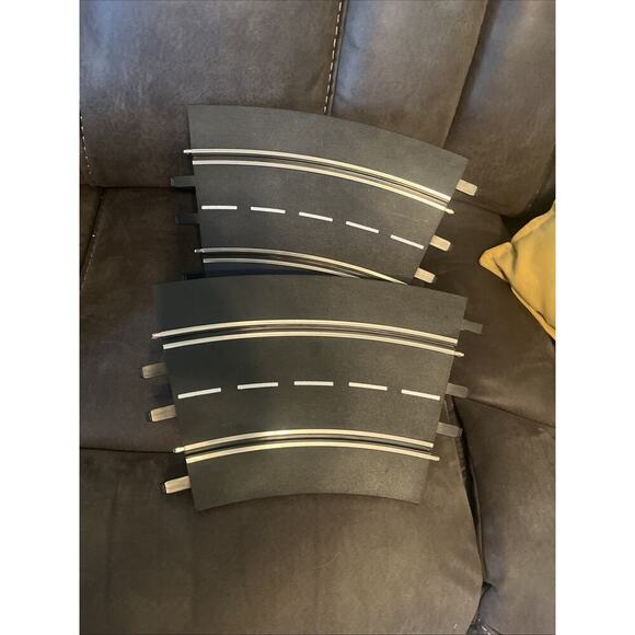 Carrera Other - CARRERA 1/32 1/24 BANKED CURVE TRACK 2/30 (2 PIECE) SLOT CAR - USED